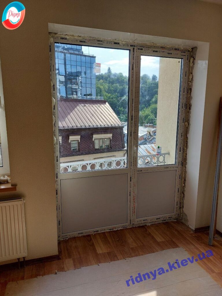 Балконные металлопластиковые двери REHAU фото работы ™RIDNYA
