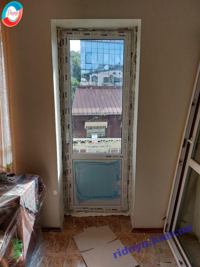 Балконные металлопластиковые двери REHAU фото работы ™RIDNYA